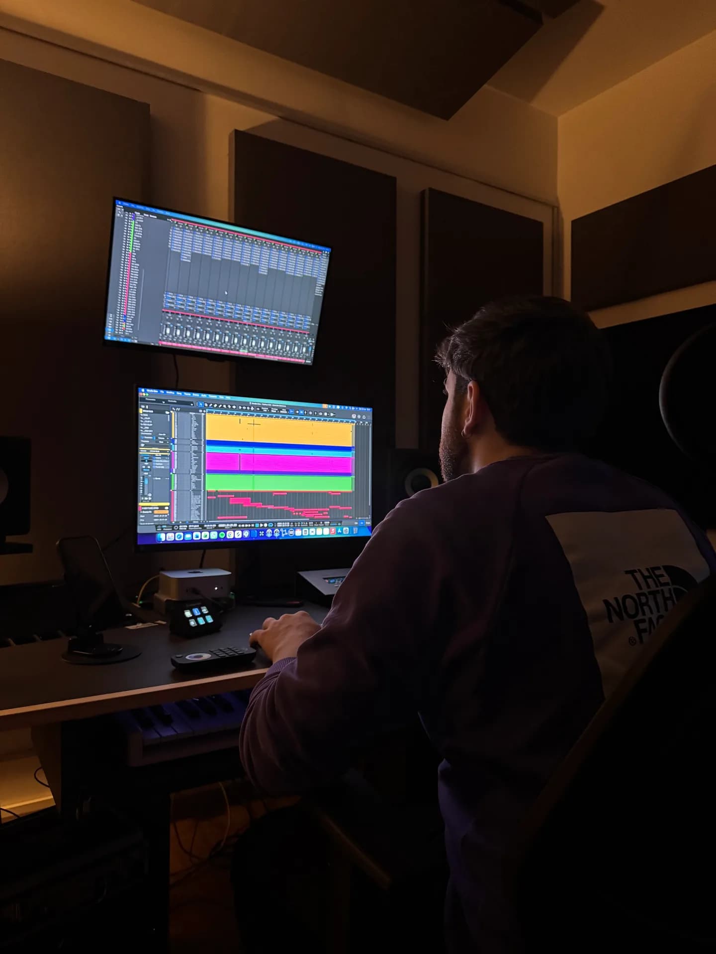 Dettagli dello studio di registrazione a Napoli